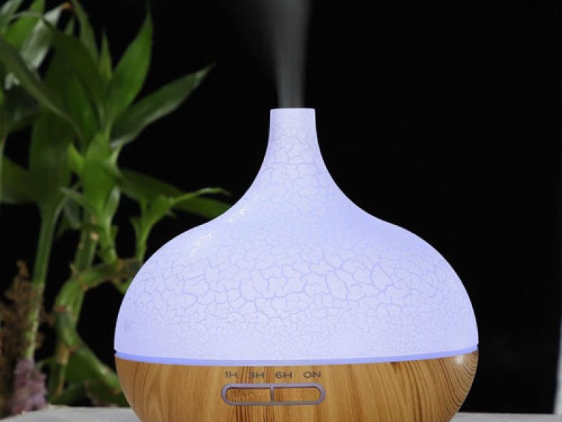 Máy xông tinh dầu bầu tiên trắng